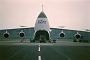 1991-04 Antonov door knieen-